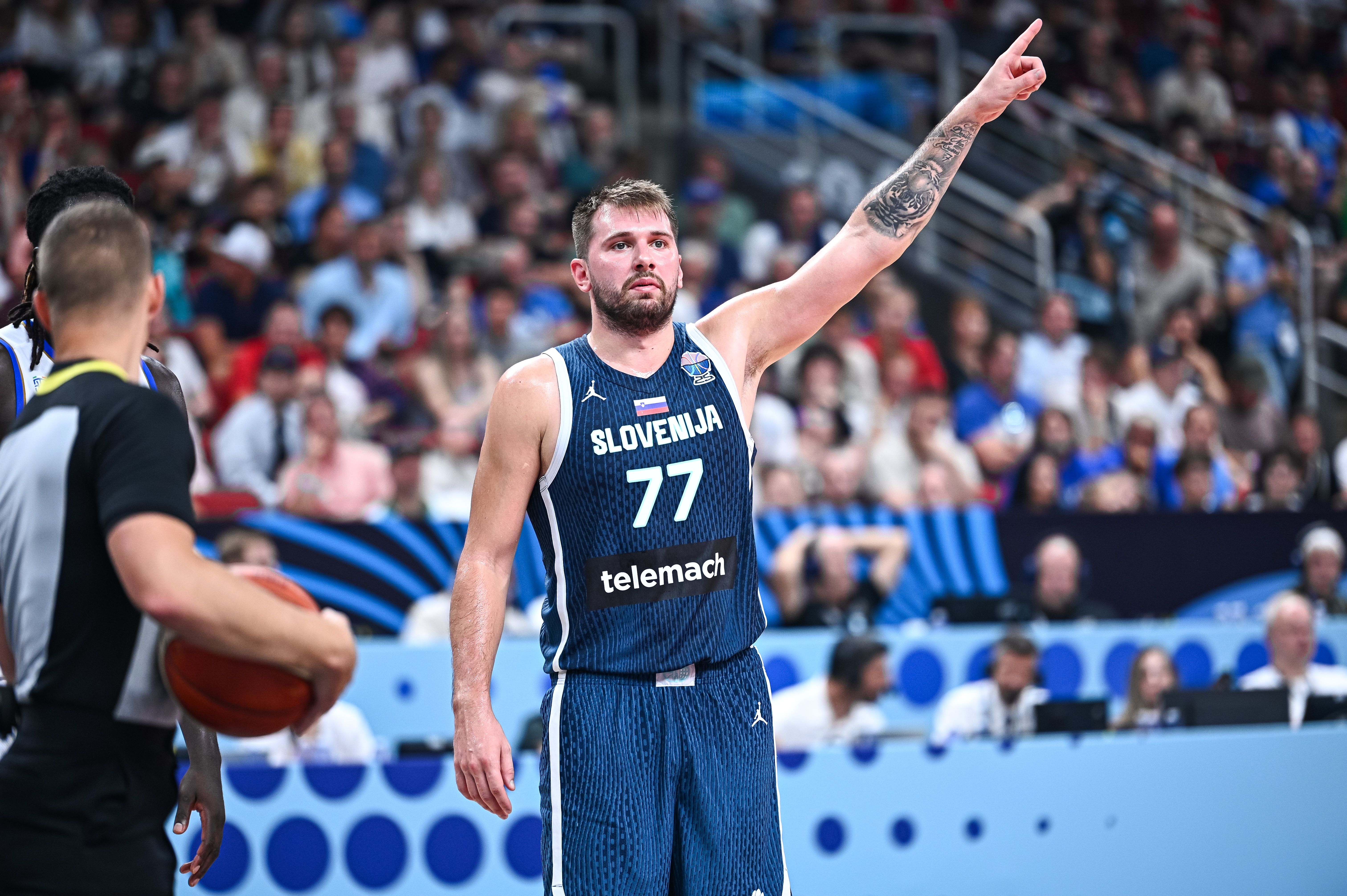 注册入口-欧锦赛打几分?东契奇减重后变化大 速率和续航提升拔高湖人前景